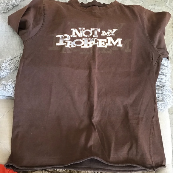 Old Navy Cargo Tan Shorts with Bonus 2 T-Shirts - Picture 3 of 7